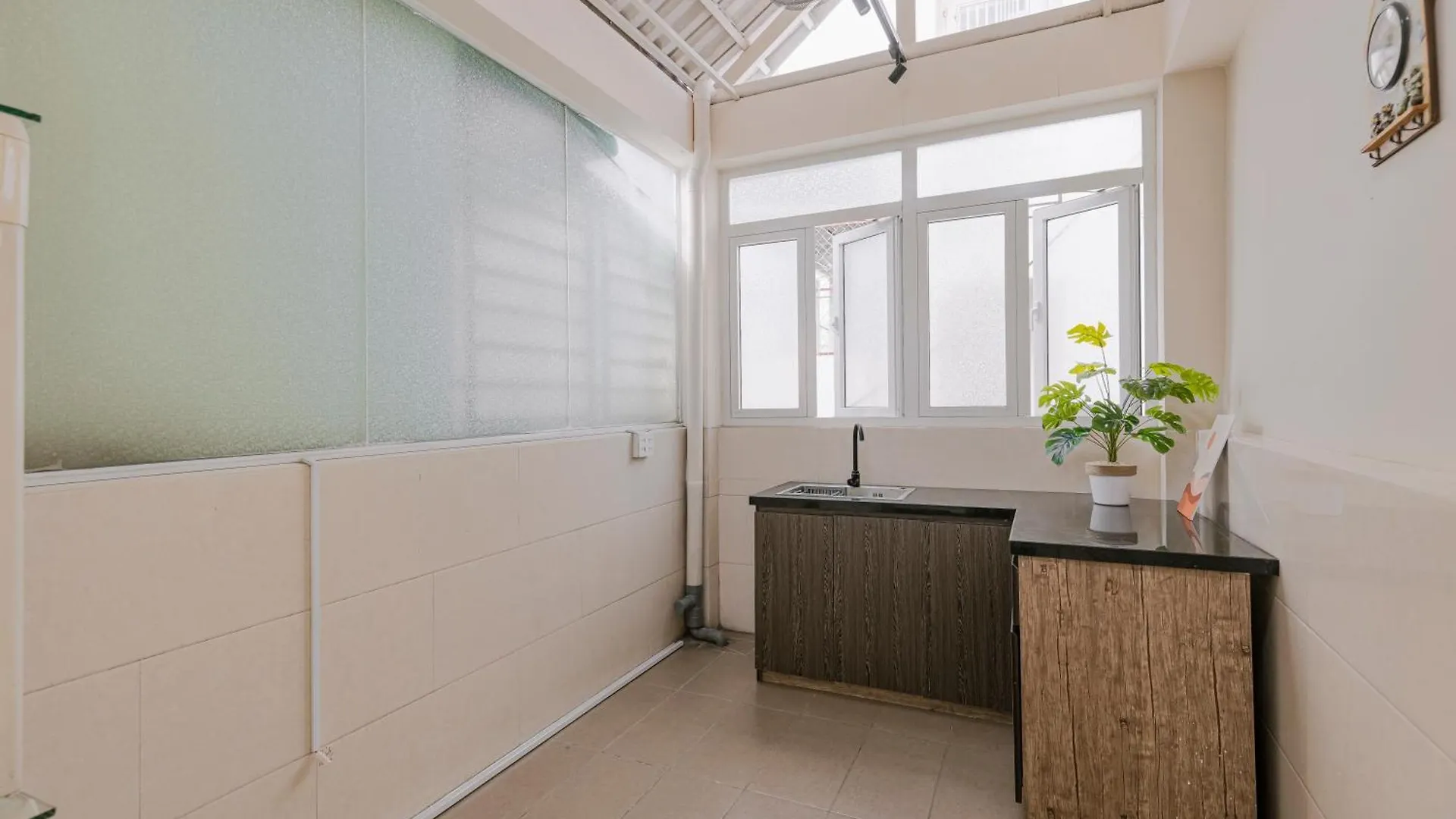 District 1 Hidden Studio Treasure Aparthotel Ho Chi Minh City 0*,  Vietnam